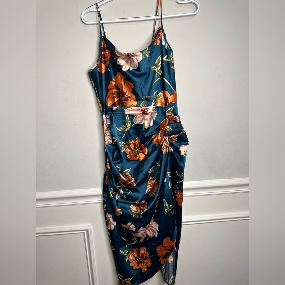Size M SHEIN floral dress. As seen on Love is Blind Side Salad Sarah.